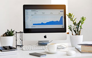 股票能加几倍杠杆:配资实盘开户-车企半年报：七成车企实现盈利 比亚迪营收破3000亿元、江淮扣非净利降超1000%